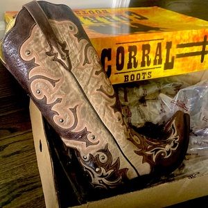Size 9.5 womens Corral Boots